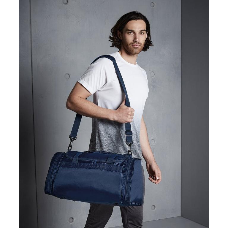 Sports holdall